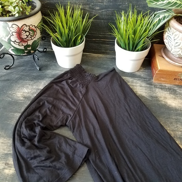 NWT | IMAN | OFF SHOULDER BLOUSE - Picture 2 of 9